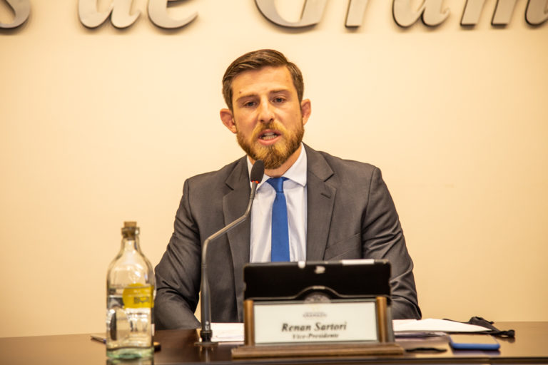 Renan Sartori é o novo presidente do Legislativo