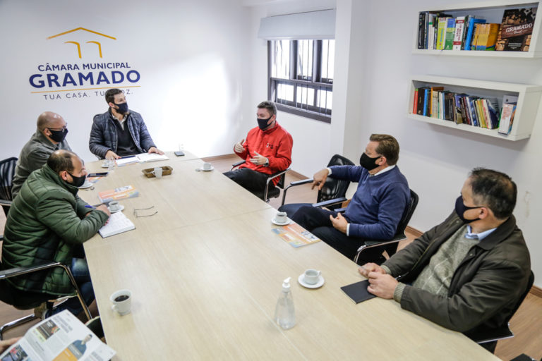 Frente Parlamentar trata de demandas trabalhistas com Sindicato do Comércio Hoteleiro