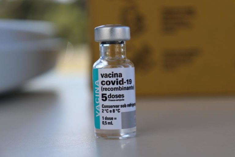 Prefeitura realiza aplicação da segunda dose da vacina Oxford/Astrazeneca nesta sexta-feira