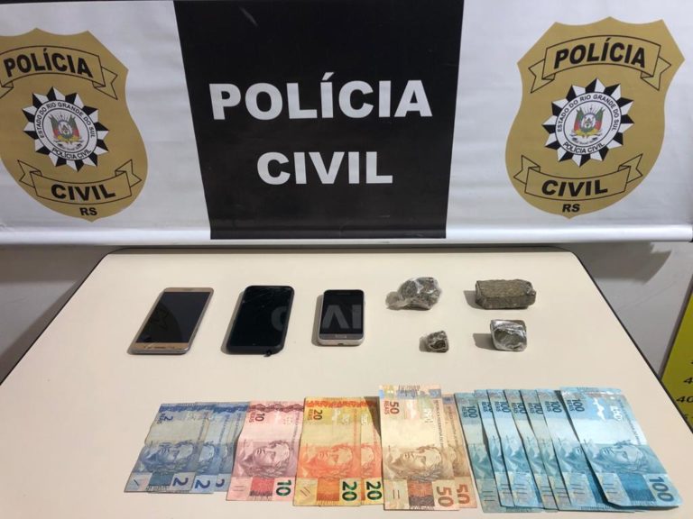 Mulher é presa por tráfico e dois adolescentes são apreendidos