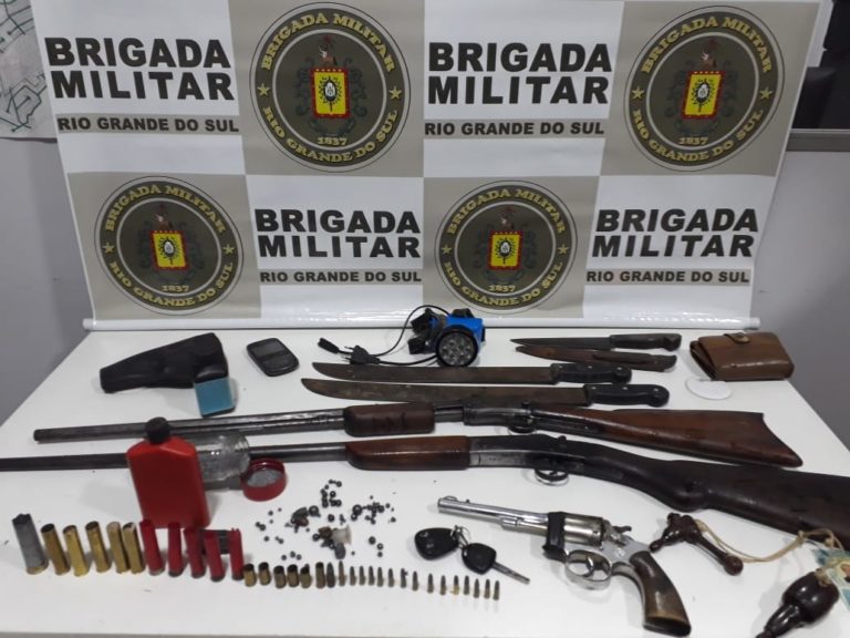 BM apreende armas em antiga escola de São Chico