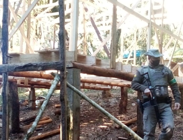 Indivíduo é notificado por construção irregular em São Chico