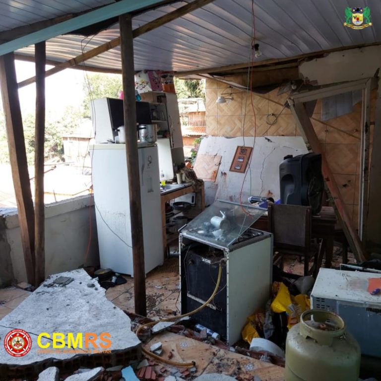 Meninas feridas em explosão foram levadas para Porto Alegre