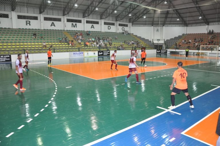 Saiba como está a situação das quadras esportivas na região