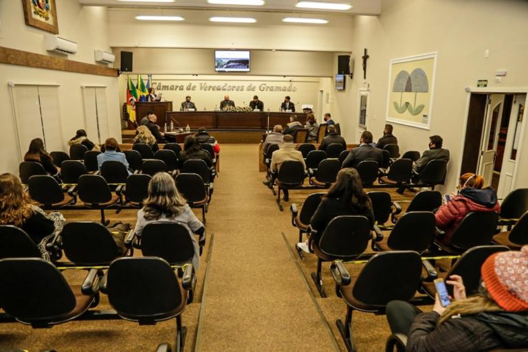 Moções de aplausos do Legislativo celebram cinco instituições de Gramado