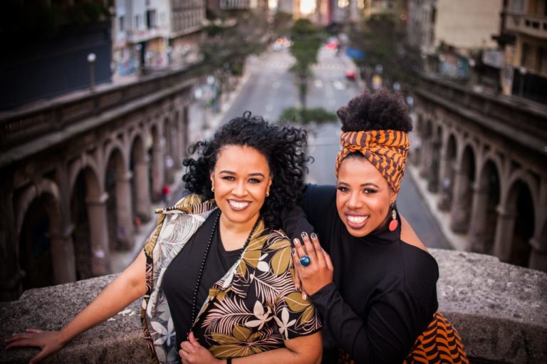 50 Tons de Pretas grava música colaborativa do projeto Anos 10