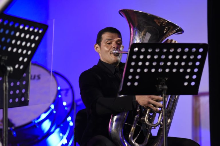 Em noite de homenagens, evento emociona o público e os músicos