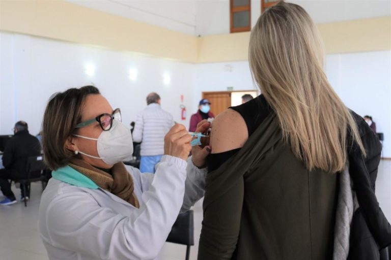 Vacinação para pessoas com 41 anos ou mais será na quarta-feira, em Gramado
