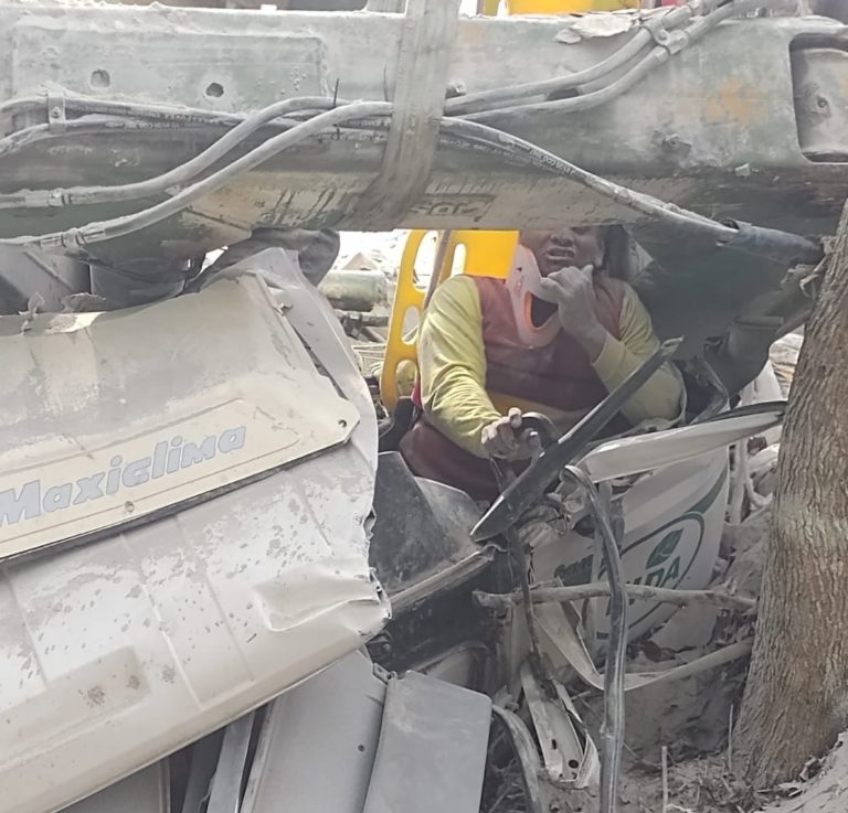 Acidente grave deixa motorista ferido na Linha 28