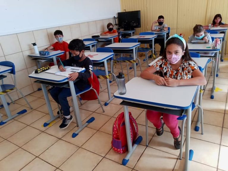Aulas 100% presenciais retornam nas escolas públicas municipais de Canela
