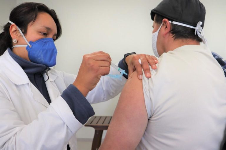 Covid-19: Gramado segue vacinando adolescentes e adultos com 1ª, 2ª e dose reforço