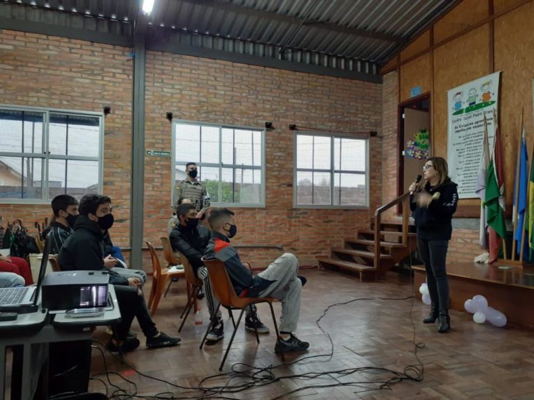Centro Social Padre Franco sedia palestra sobre violência doméstica
