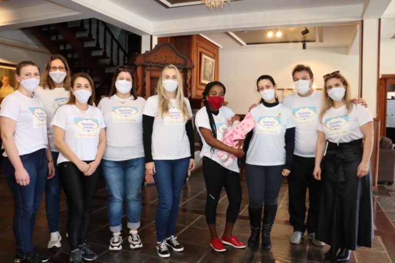 Mamaço encerra as atividades da 9ª edição do Amamenta Gramado