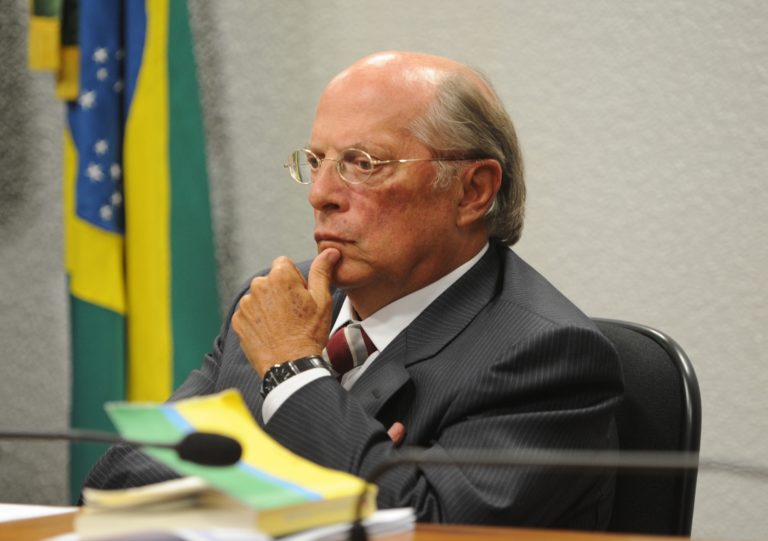 Miguel Reale Jr. abre semestre do curso de Direito na UCS Hortênsias com aula magna