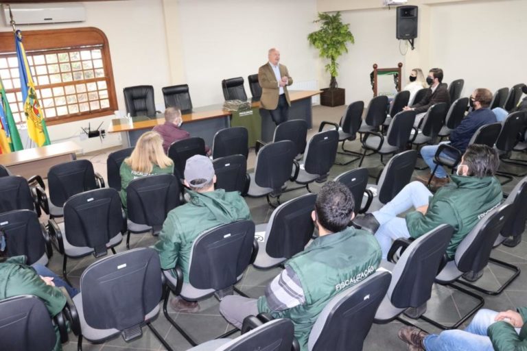 Prefeitura de Gramado inicia operação para coibir comércio irregular, panfletagem e abordagens exaustivas aos visitantes
