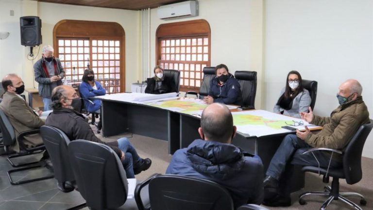 Prefeitura recebe projeto de implantação de rede de esgoto na Vila Suíça