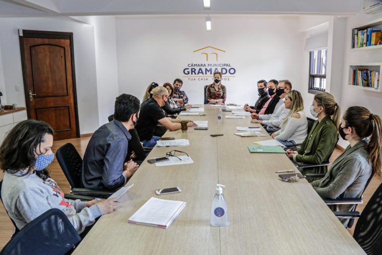 Parlamentares reúnem-se com Secretaria de Cidadania sobre projeto Comida Solidária