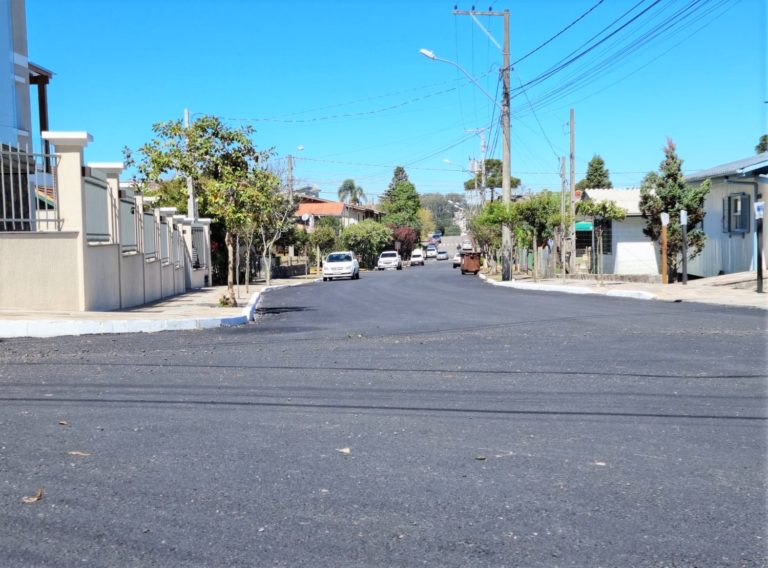Secretaria de Obras conclui a pavimentação de ruas do bairro Floresta