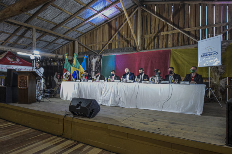 Vereador Renan Sartori pede vistas a Projeto de Lei da Central de Informações de Gramado
