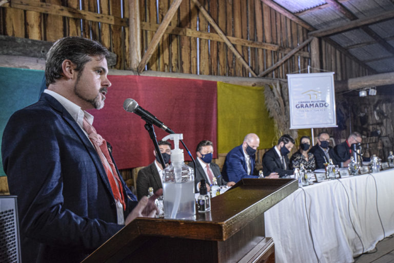 Tradicionalista defende a importância da história do RS na Tribuna do Povo
