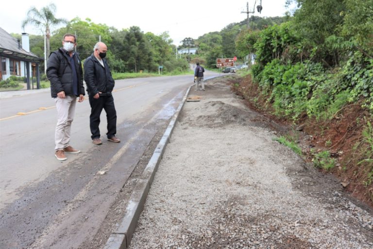Serra Grande recebe construção de calçadas