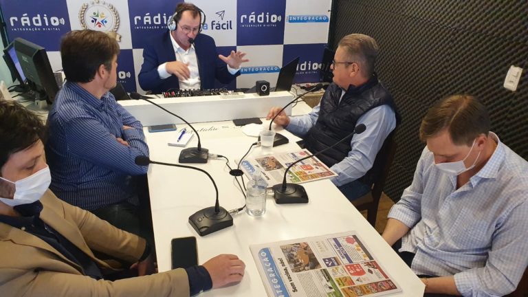 Governo em exercício do RS é entrevistado na rádio Integração Digital