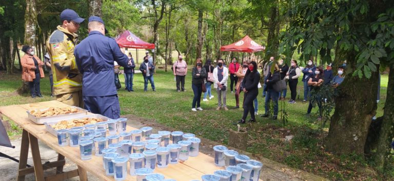 Professores recebem treinamento de primeiros socorros e combate a incêndio