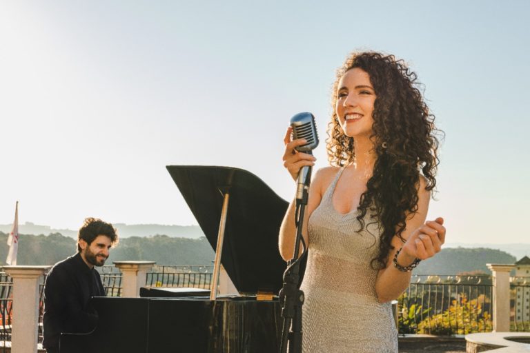 Estação Canella terá shows do Grande Coral de Natal e da cantora Laura Dalmás