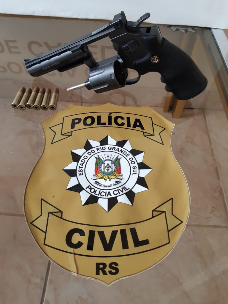 Arma falsa utilizada para ameaçar companheira é recolhida pela Polícia Civil