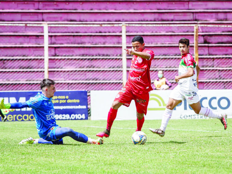 Promessa canelense está se destacando no futebol catarinense