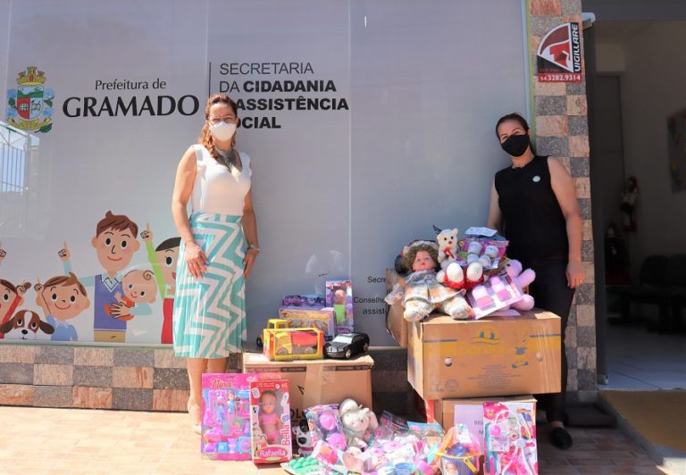 Assistência Social recebe brinquedos do Olivas de Gramado