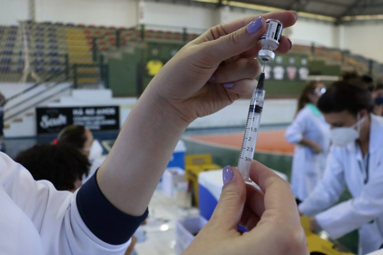 Imunização para Covid está disponível na Várzea e Floresta
