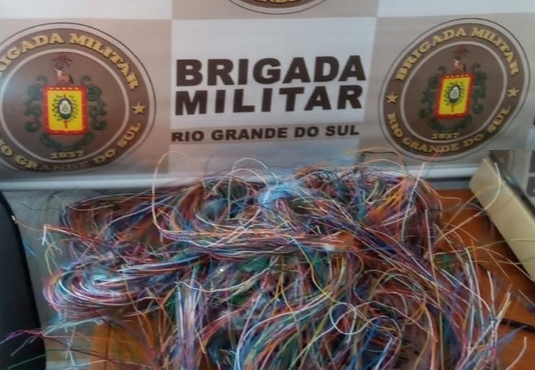 Casal é preso por furtar cabo telefônico em postes