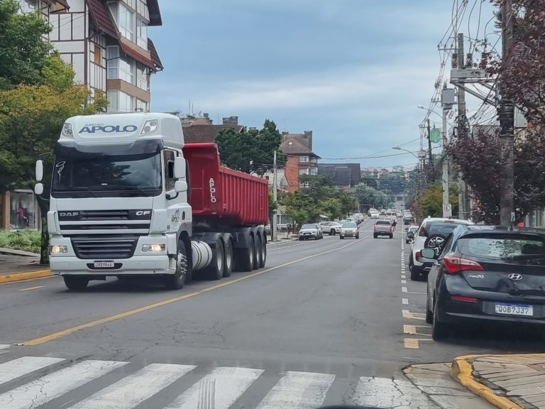 Prefeitura de Gramado estuda restrição a carros pesados na região Central