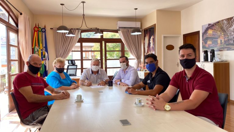 Canela sanciona lei que institui Conselho e Fundo Municipal de Esporte