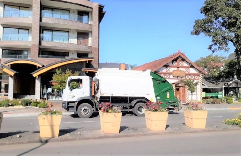 Gramado intensifica o recolhimento de lixo no município