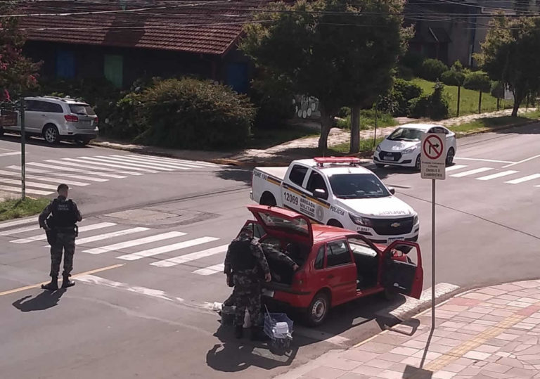 Homem é preso em flagrante com drogas no Centro de Canela