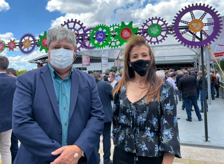 Eventos e atrativos de Gramado são divulgados na Festa da Uva