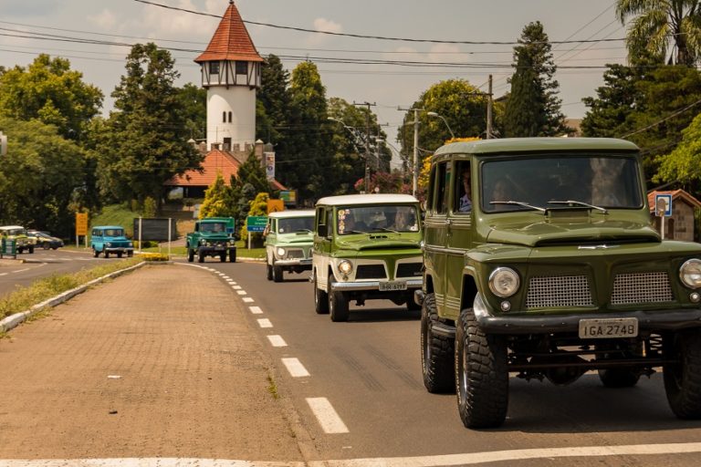 1º Grande Encontro de Rural totaliza 159 veículos participantes