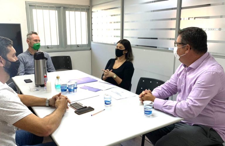 Prefeitura, Sebrae e Sicredi fecham parceria para a Feira Feito em Gramado