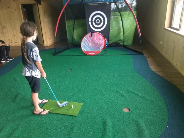 Parceria entre Prefeitura e Gramado Golf Clube beneficia alunos do projeto Sapeca