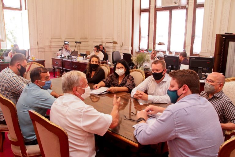 Autoridades de Canela visitam Secretaria de Casa Civil do RS