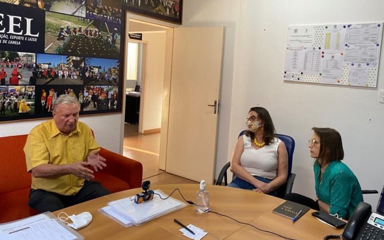 Estudantes do Ensino Fundamental retornam às salas de aula nesta quarta-feira