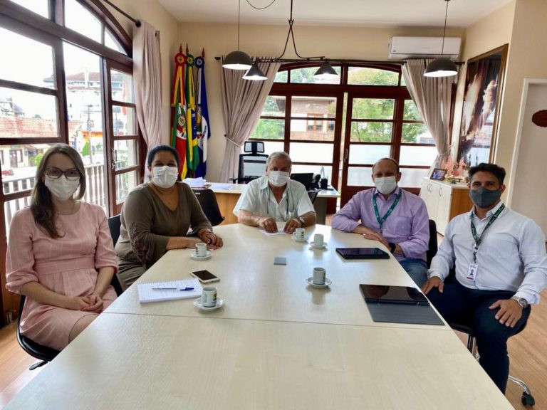 Grupos hospitalares buscam informações sobre a gestão do HCC