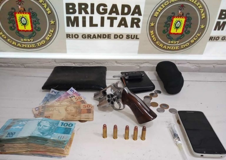 Homem é preso por porte ilegal de arma