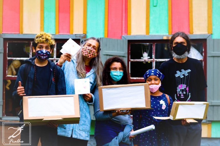 Jovens gramadenses aprendem com bonequeiros