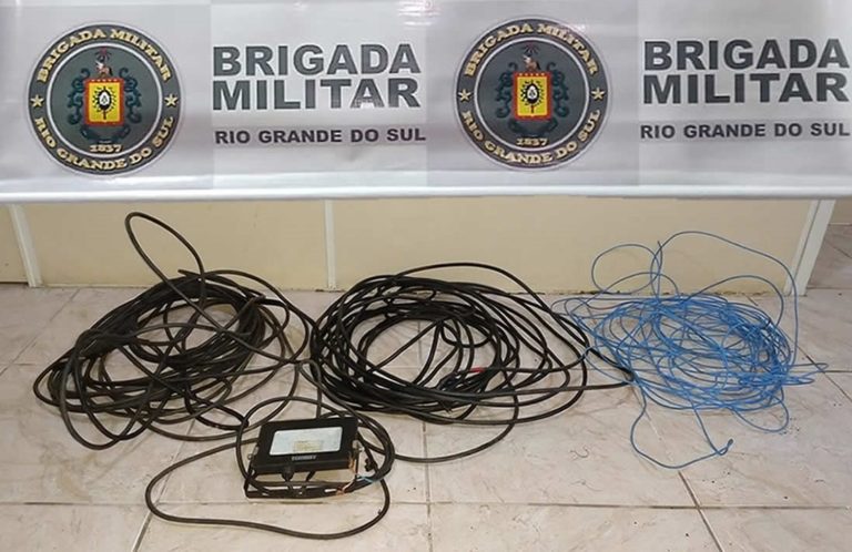 Homem é preso após furtar fios e refletor em Canela