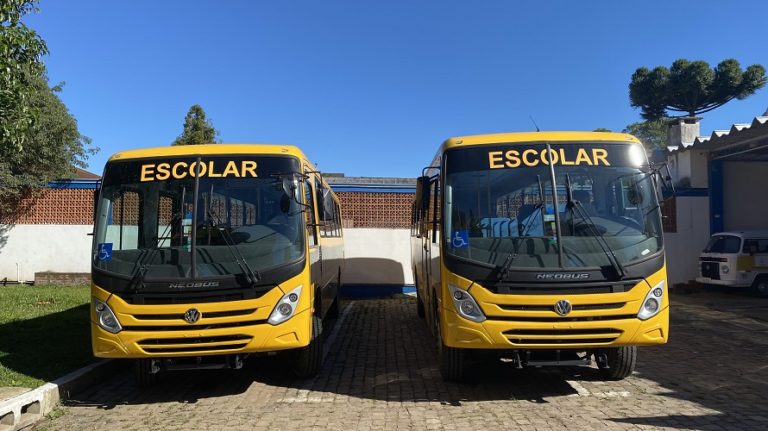 Canela adquire dois novos ônibus escolares