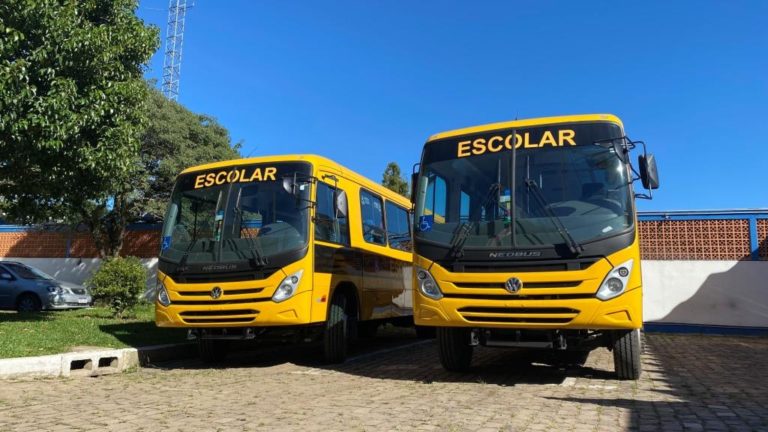 Canela adquire dois novos ônibus escolares