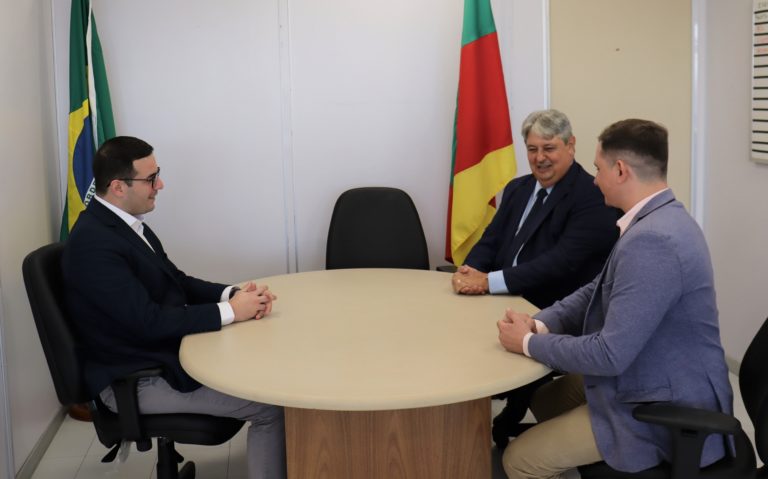 Nestor se reúne com o secretário estadual de Turismo